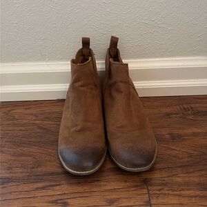 American Eagle low bootie